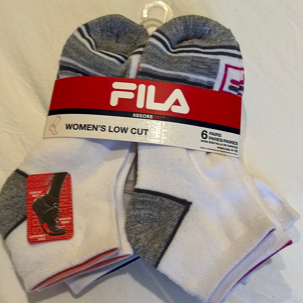 6 prs Fila Absorbdry low cut socks -  NWT